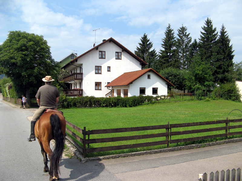 6.jpg - ...wir streunen umher, im Dorf ... wo ist die Schenke? ....